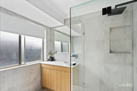 Property photo of 27 Protea Court Robina QLD 4226