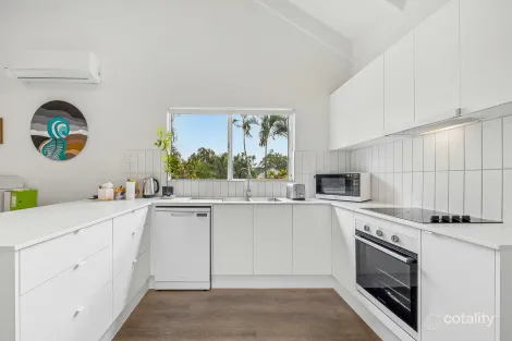 Property photo of 2/6 Duell Road Cannonvale QLD 4802
