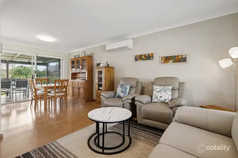 Property photo of 3 Larool Place Engadine NSW 2233