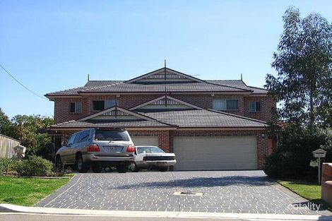 30 Hewitt St, Greenacre, NSW 2190