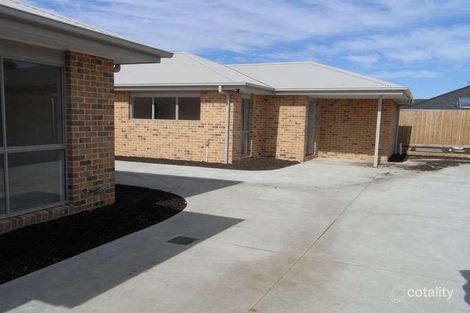 Property photo of 4/28 Orchard Grove Tyabb VIC 3913