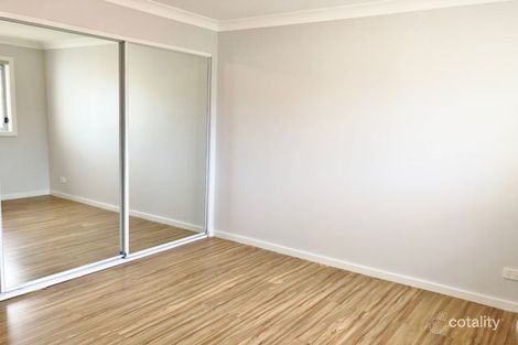 Property photo of 3 Theseus Circuit Rosemeadow NSW 2560