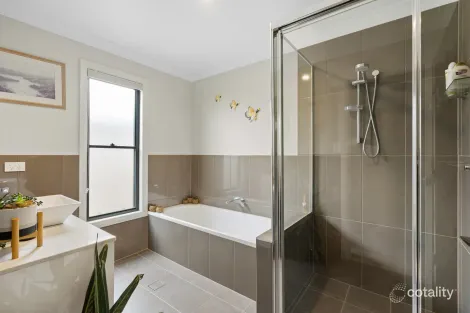 Property photo of 5 Bathers Way Morisset Park NSW 2264