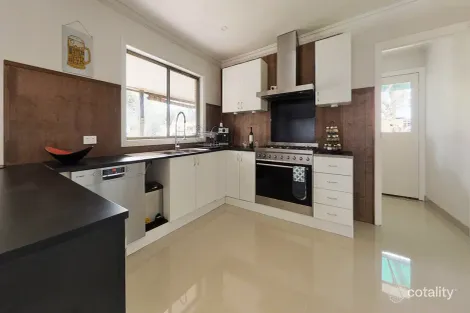 Property photo of 8 Wattle Drive Heathcote VIC 3523