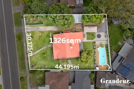 81 Humphries Rd, St Johns Park, NSW 2176