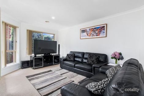 Property photo of 1/9 Coora Place Jerrabomberra NSW 2619