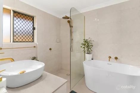 Property photo of 6 Hotham Close Parkhurst QLD 4702