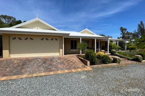 136 Bullock Dr, Oakford, WA 6121