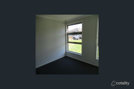 Property photo of 10 Sandpiper Circuit Aberglasslyn NSW 2320
