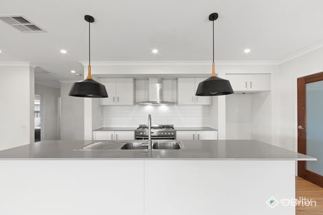 Property photo of 1 Galibier Parade Fraser Rise VIC 3336