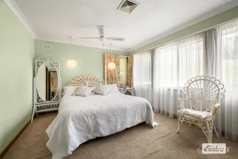 Property photo of 2 Carlisle Crescent Wodonga VIC 3690