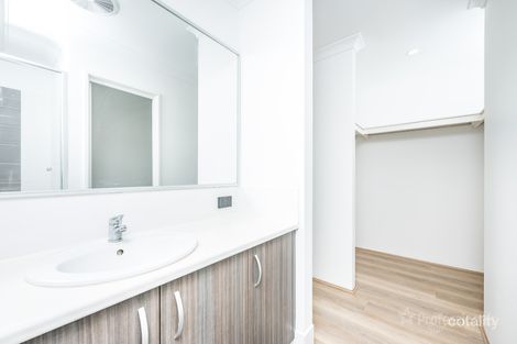 Property photo of 40 Bristlebird Circuit Alkimos WA 6038