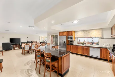 Property photo of 7 Golders Green Walk Caroline Springs VIC 3023