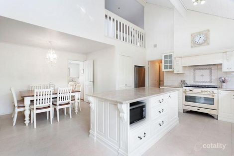 Property photo of 13 Pickering Place Doncaster East VIC 3109