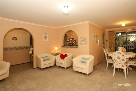 Property photo of 2 Maralyn Court Aberfoyle Park SA 5159