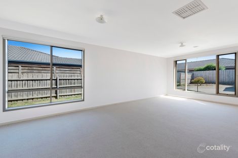 Property photo of 15 Janna Place Berwick VIC 3806