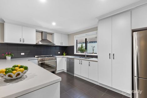 Property photo of 8 Pilgrim Drive Hillside VIC 3037