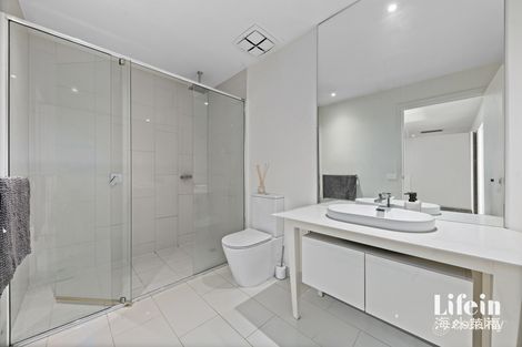 Property photo of 22 Belsay Chase Chirnside Park VIC 3116