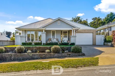 Property photo of 9 Five Mile Way Woodend VIC 3442