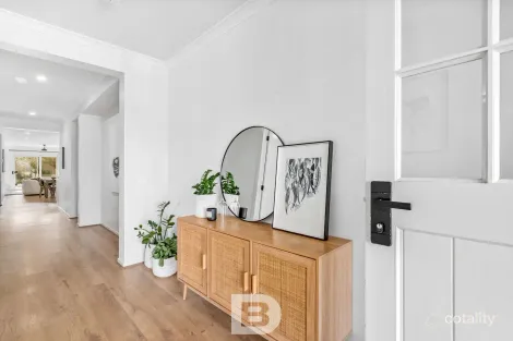 Property photo of 9 Five Mile Way Woodend VIC 3442