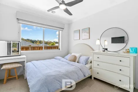 Property photo of 9 Five Mile Way Woodend VIC 3442