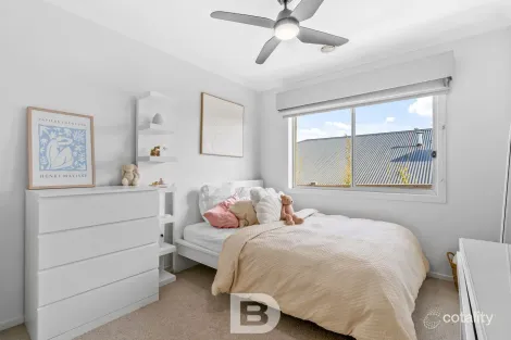 Property photo of 9 Five Mile Way Woodend VIC 3442