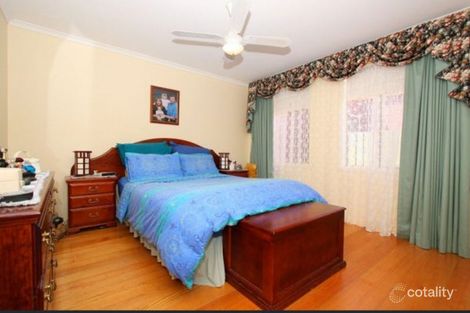 Property photo of 27 Meade Way Sydenham VIC 3037