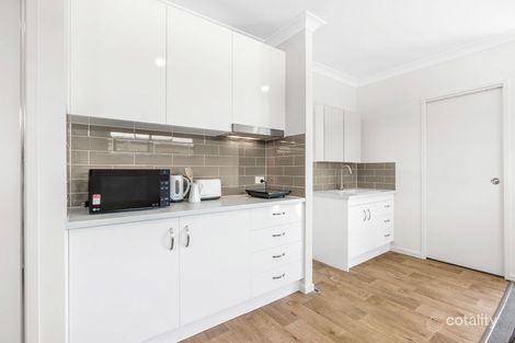 Property photo of 236 Stradbroke Avenue Wynnum QLD 4178