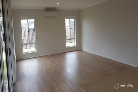 Property photo of 11 Kinglake Crescent Pimpama QLD 4209