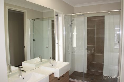 Property photo of 11 Kinglake Crescent Pimpama QLD 4209