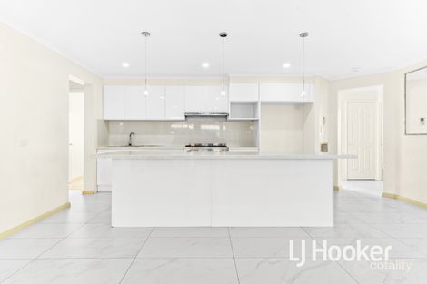 Property photo of 3 Mariner Close Cranbourne North VIC 3977