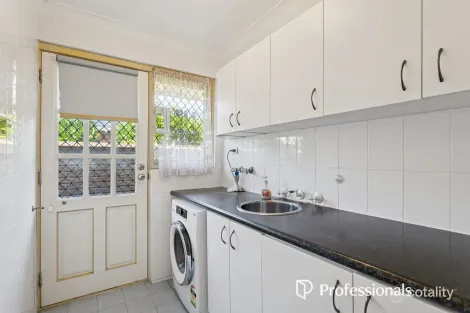 Property photo of 17 Winston Crescent Viveash WA 6056