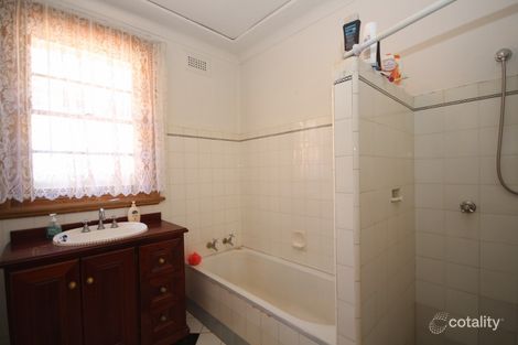 Property photo of 27 Bourke Street Turvey Park NSW 2650