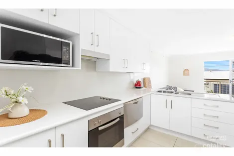 Property photo of 6/223 Denham Street The Range QLD 4700