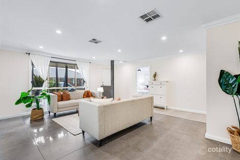 Property photo of 17 Heath Court Gulfview Heights SA 5096