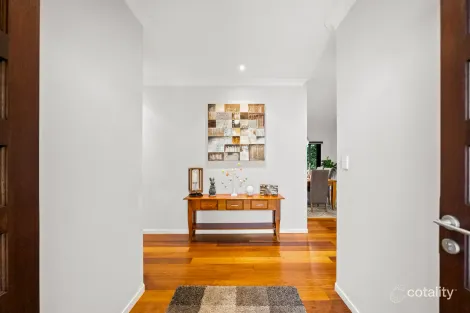 Property photo of 44 Brush Box Place Heathwood QLD 4110