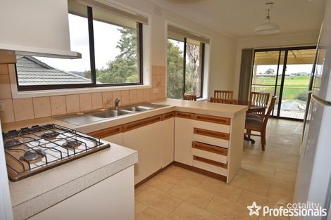 Property photo of 5 Parry Drive Mooroolbark VIC 3138