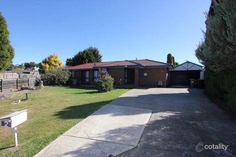 Property photo of 2 Lumea Place Melton West VIC 3337