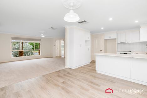 Property photo of 1/18 Bourkelands Drive Bourkelands NSW 2650