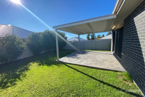 Property photo of 18 Hennessy Place Mudgee NSW 2850