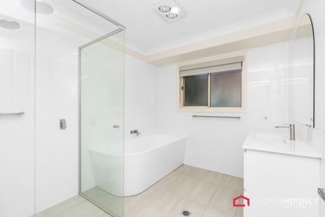 Property photo of 1/18 Bourkelands Drive Bourkelands NSW 2650