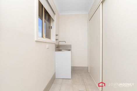 Property photo of 1/18 Bourkelands Drive Bourkelands NSW 2650