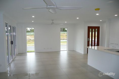 Property photo of 1/111 Fairbourne Terrace Pimpama QLD 4209