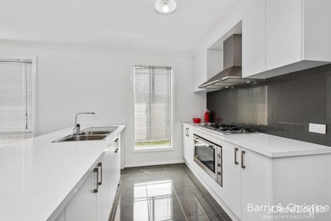 Property photo of 15 Tara Boulevard Officer VIC 3809