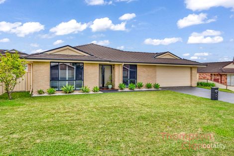 4 Cooper St, Heddon Greta, NSW 2321