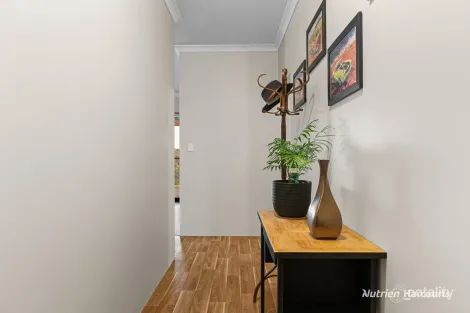 Property photo of 75 Starbush Way Ginginup WA 6503