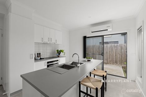 Property photo of 15/1 Eades Street Officer VIC 3809