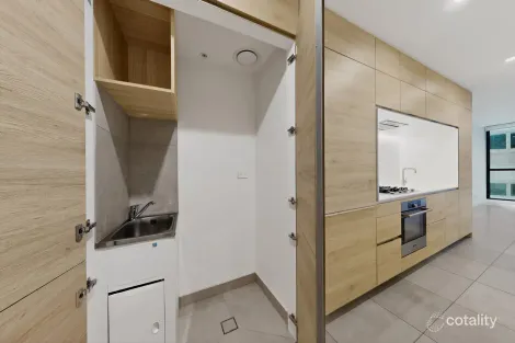 Property photo of 404/12 Queens Road Melbourne VIC 3004