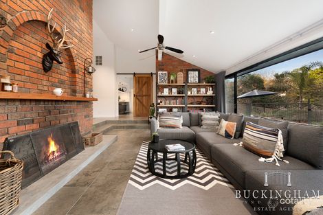 Property photo of 10 Wynton Court Eltham VIC 3095