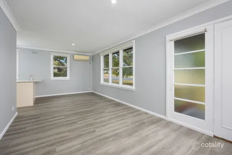Property photo of 27 McKell Avenue Mount Austin NSW 2650